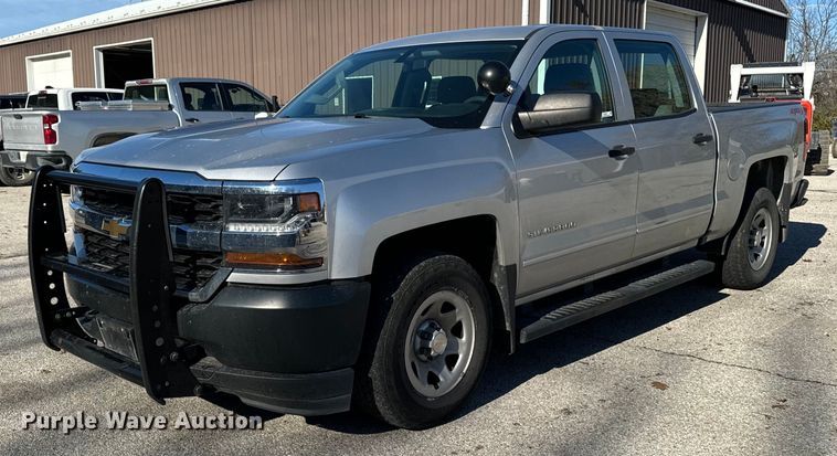 image for item EG6902 2018 Chevrolet Silverado 1500 Crew Cab pickup truck