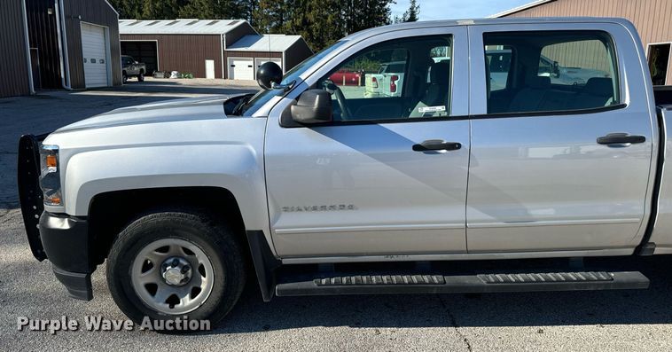 image for item EG6902 2018 Chevrolet Silverado 1500 Crew Cab pickup truck