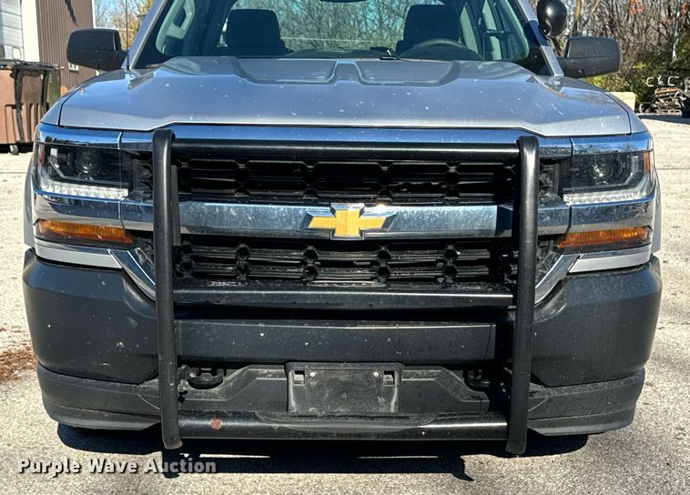 image for item EG6902 2018 Chevrolet Silverado 1500 Crew Cab pickup truck