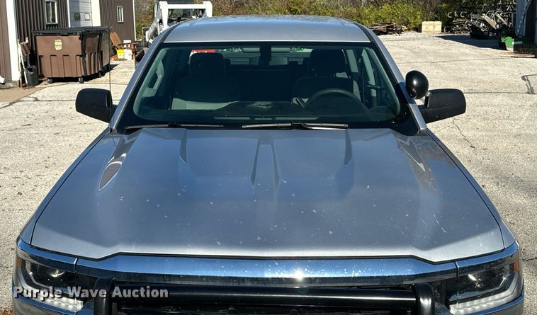 image for item EG6902 2018 Chevrolet Silverado 1500 Crew Cab pickup truck