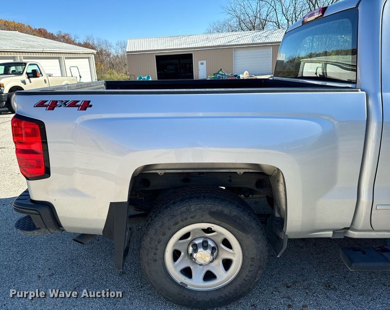 image for item EG6902 2018 Chevrolet Silverado 1500 Crew Cab pickup truck