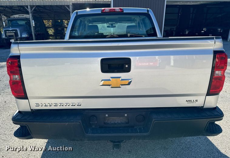 image for item EG6902 2018 Chevrolet Silverado 1500 Crew Cab pickup truck