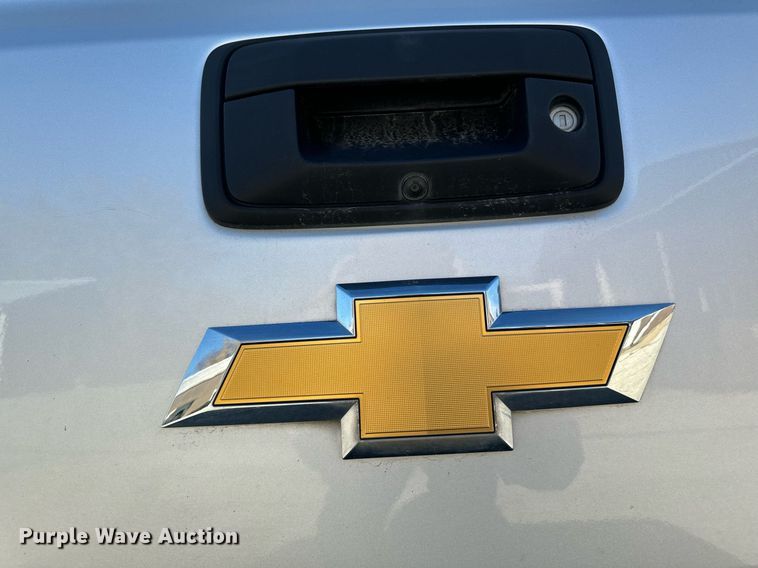 image for item EG6902 2018 Chevrolet Silverado 1500 Crew Cab pickup truck