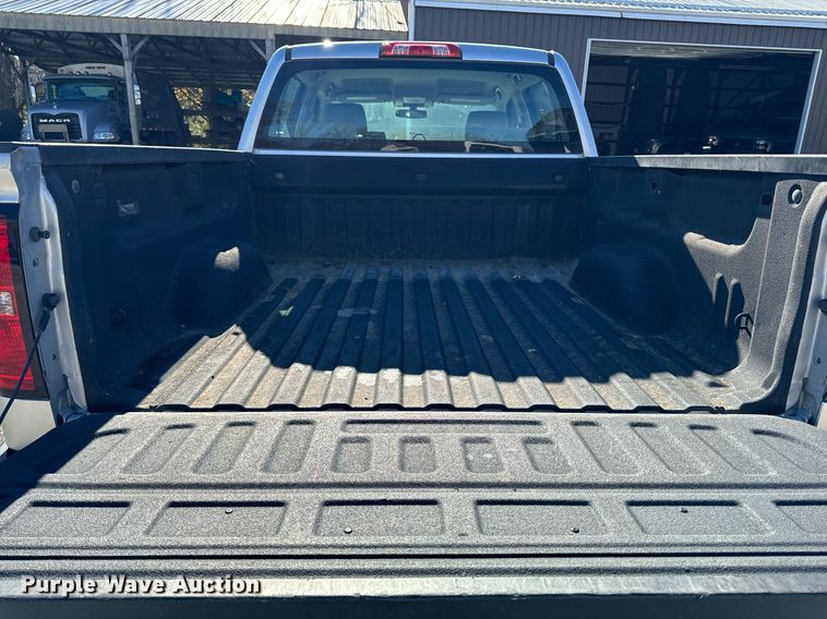 image for item EG6902 2018 Chevrolet Silverado 1500 Crew Cab pickup truck