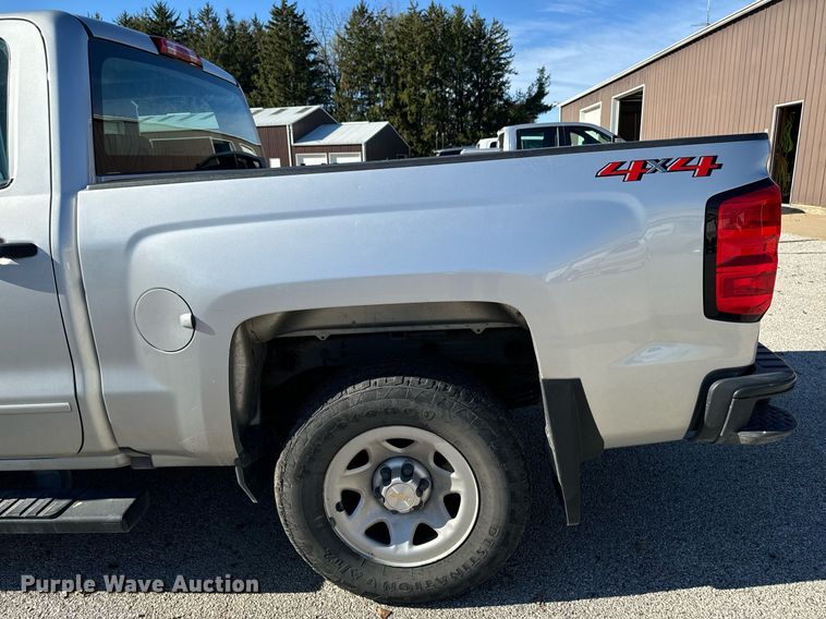 image for item EG6902 2018 Chevrolet Silverado 1500 Crew Cab pickup truck