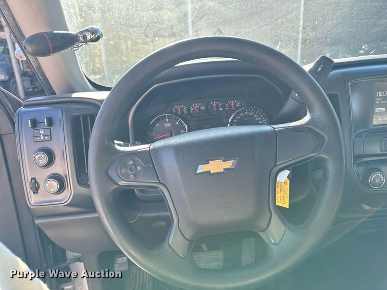 image for item EG6902 2018 Chevrolet Silverado 1500 Crew Cab pickup truck