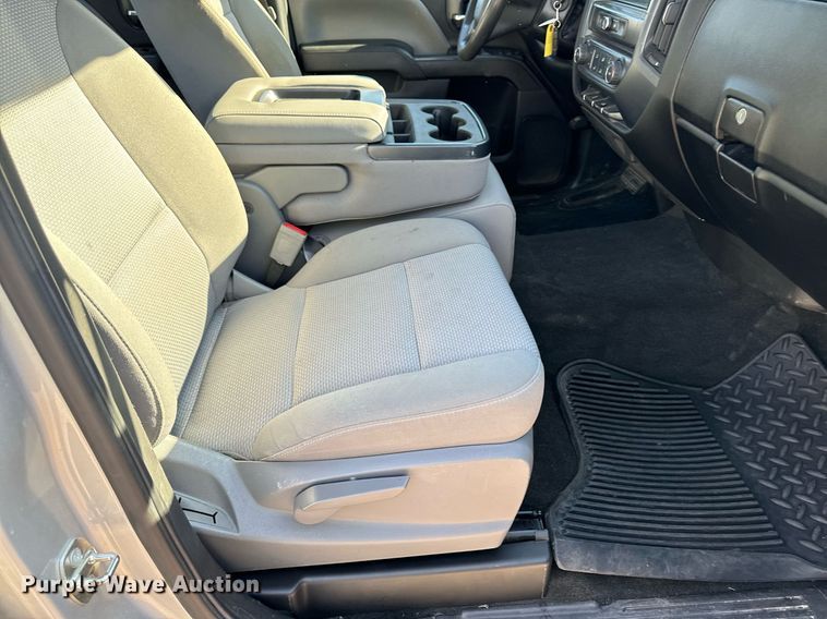 image for item EG6902 2018 Chevrolet Silverado 1500 Crew Cab pickup truck