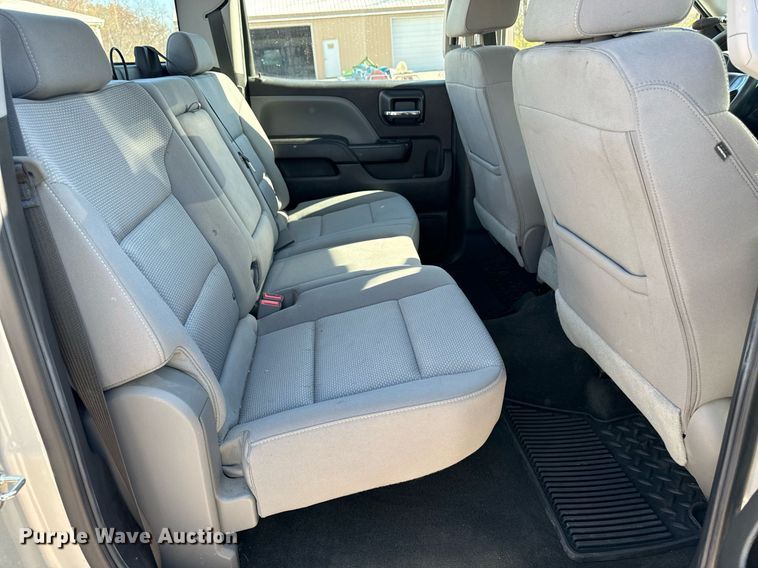 image for item EG6902 2018 Chevrolet Silverado 1500 Crew Cab pickup truck