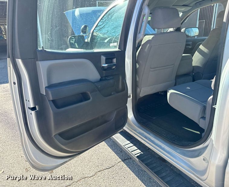 image for item EG6902 2018 Chevrolet Silverado 1500 Crew Cab pickup truck