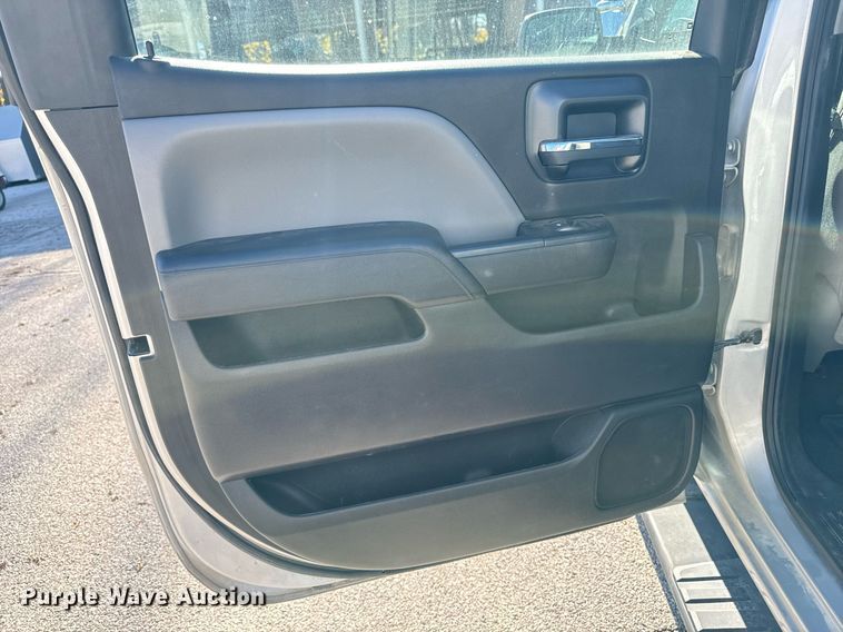 image for item EG6902 2018 Chevrolet Silverado 1500 Crew Cab pickup truck