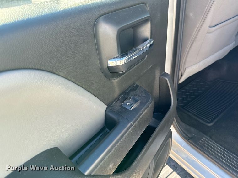 image for item EG6902 2018 Chevrolet Silverado 1500 Crew Cab pickup truck