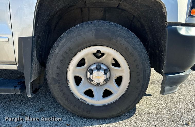 image for item EG6902 2018 Chevrolet Silverado 1500 Crew Cab pickup truck