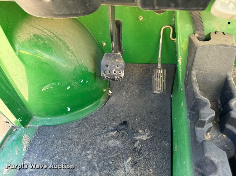 image for item EG6907 2004 John Deere Gator HPX utility vehicle