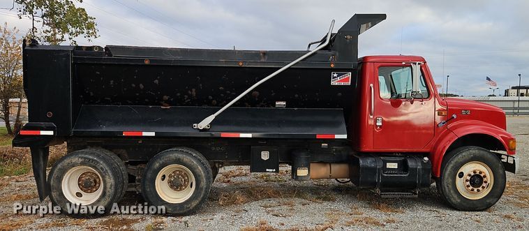 image for item EI8517 1999 International 4900 dump truck