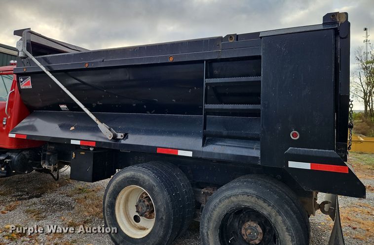 image for item EI8517 1999 International 4900 dump truck