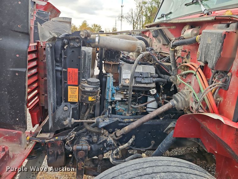 image for item EI8517 1999 International 4900 dump truck