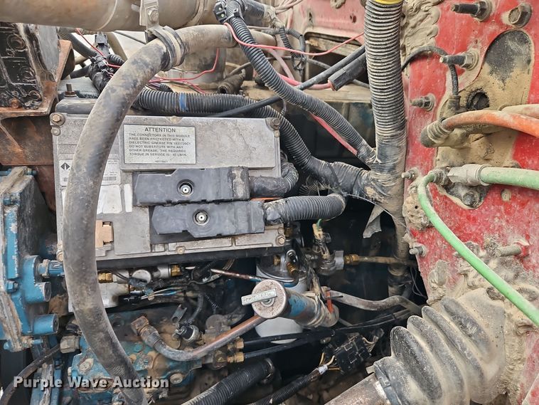 image for item EI8517 1999 International 4900 dump truck