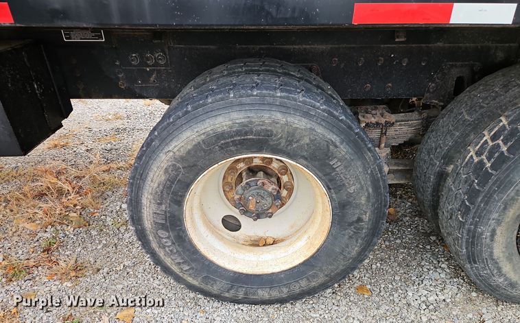 image for item EI8517 1999 International 4900 dump truck