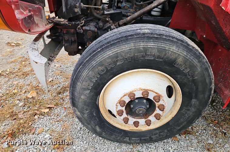 image for item EI8517 1999 International 4900 dump truck