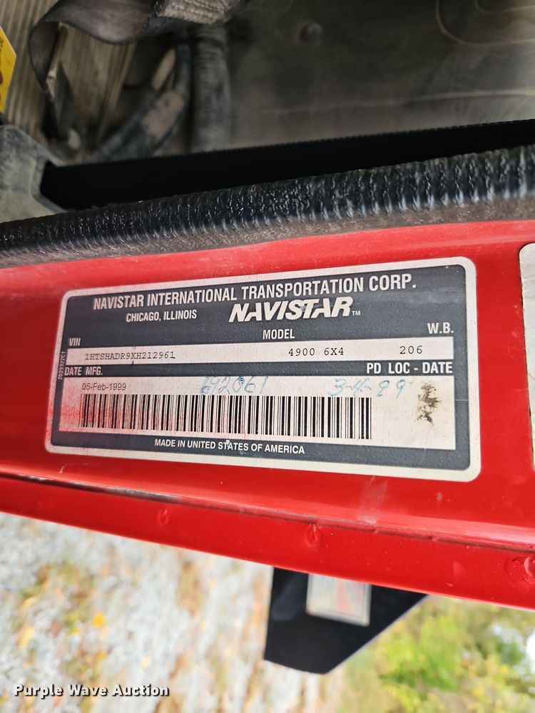 image for item EI8517 1999 International 4900 dump truck