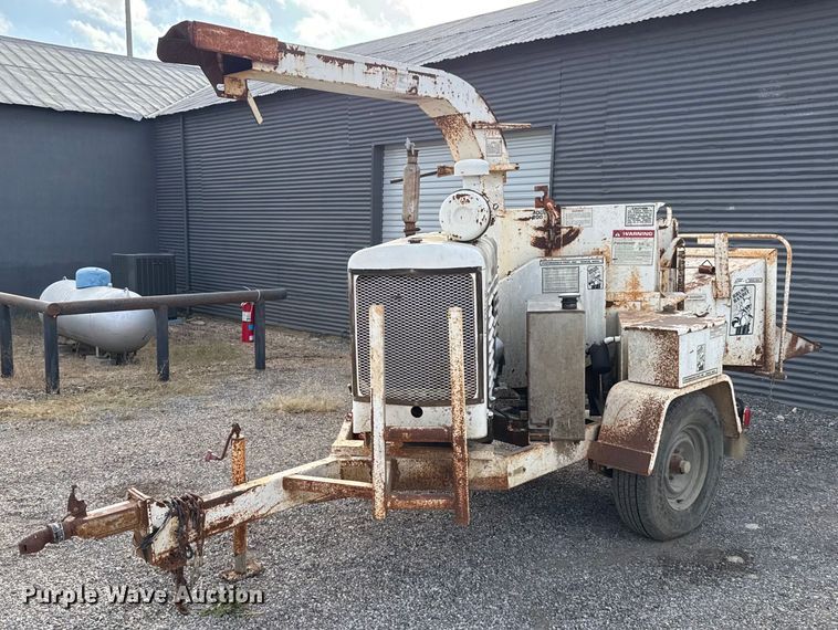 image for item EJ3158 1991 Bandit 200 wood chipper