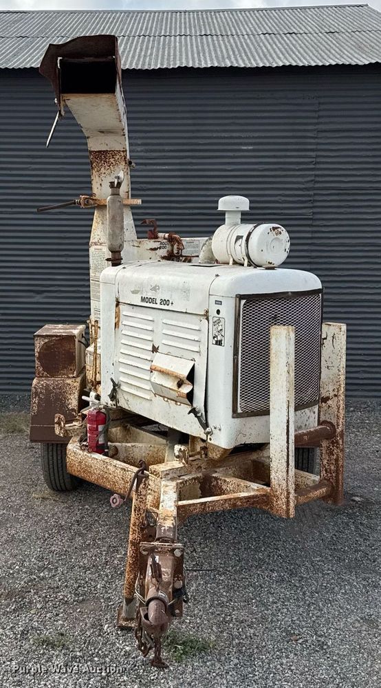 image for item EJ3158 1991 Bandit 200 wood chipper