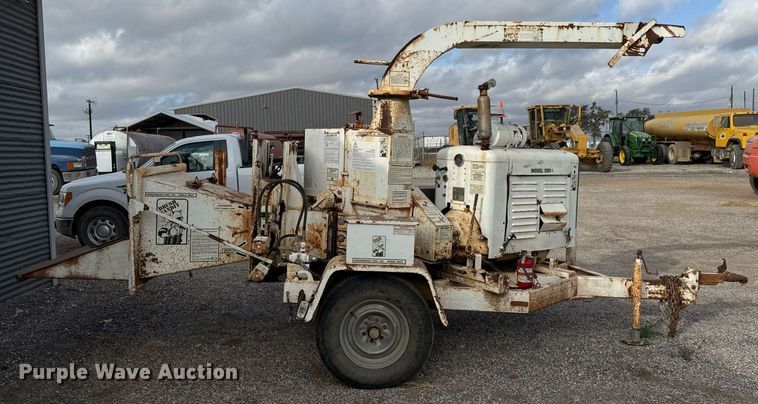 image for item EJ3158 1991 Bandit 200 wood chipper