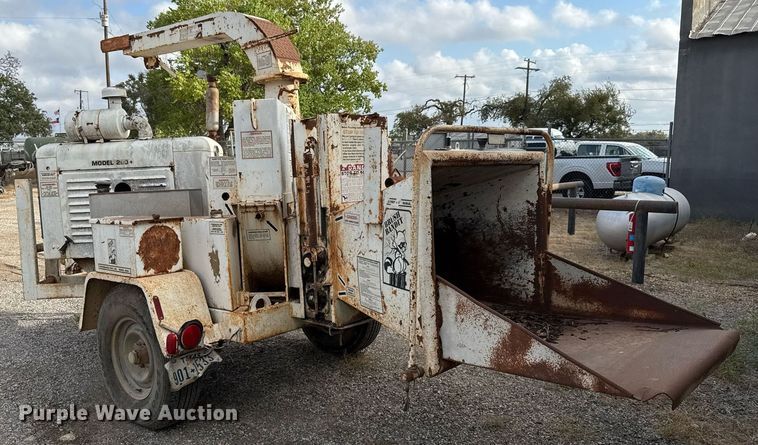 image for item EJ3158 1991 Bandit 200 wood chipper