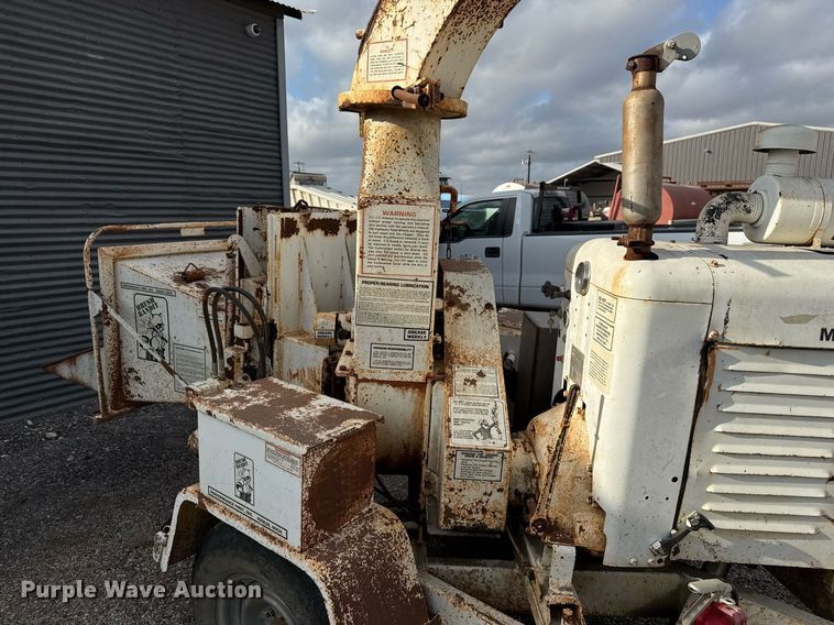 image for item EJ3158 1991 Bandit 200 wood chipper