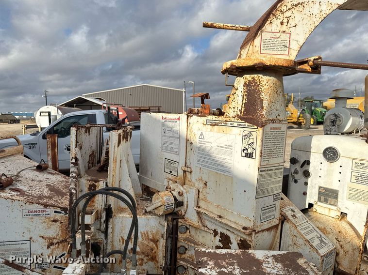 image for item EJ3158 1991 Bandit 200 wood chipper