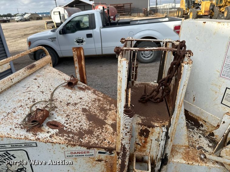 image for item EJ3158 1991 Bandit 200 wood chipper