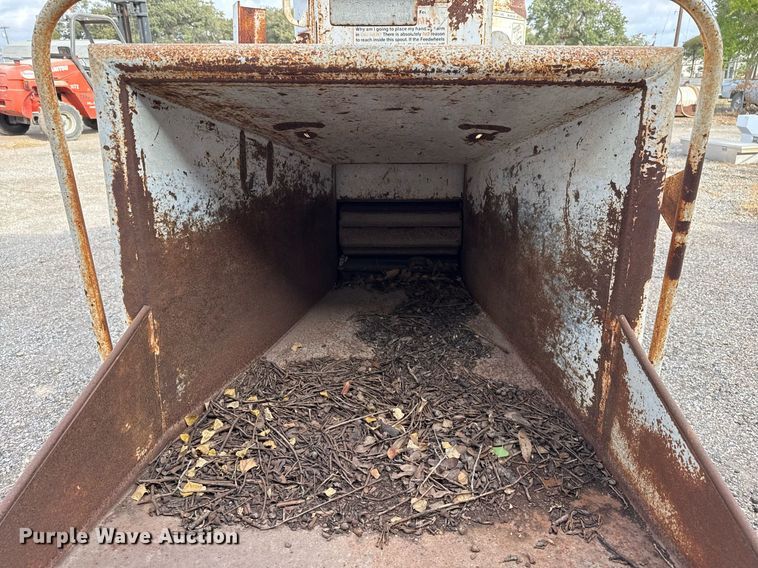 image for item EJ3158 1991 Bandit 200 wood chipper