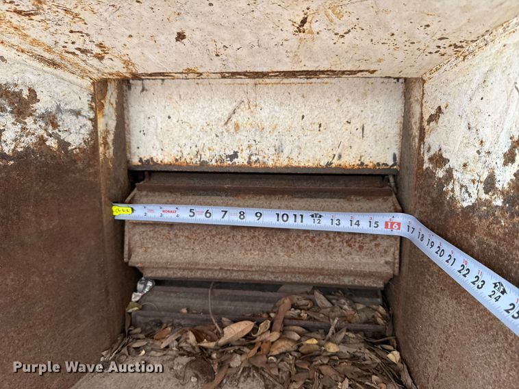 image for item EJ3158 1991 Bandit 200 wood chipper