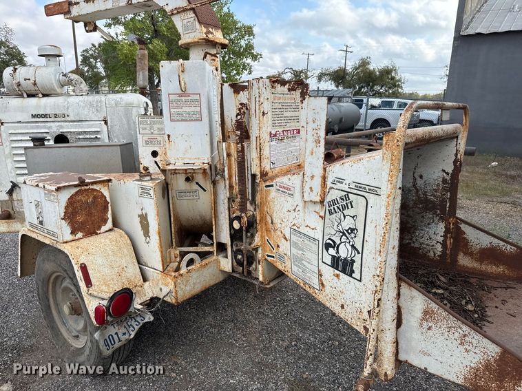 image for item EJ3158 1991 Bandit 200 wood chipper