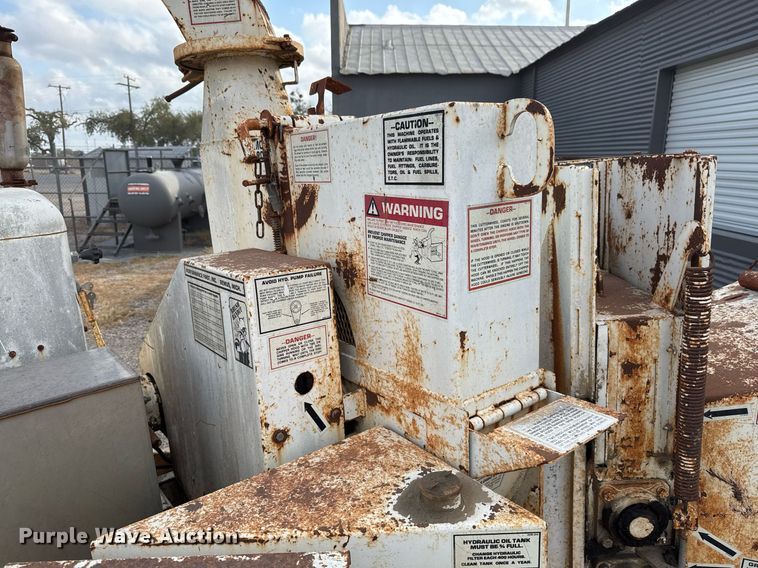 image for item EJ3158 1991 Bandit 200 wood chipper