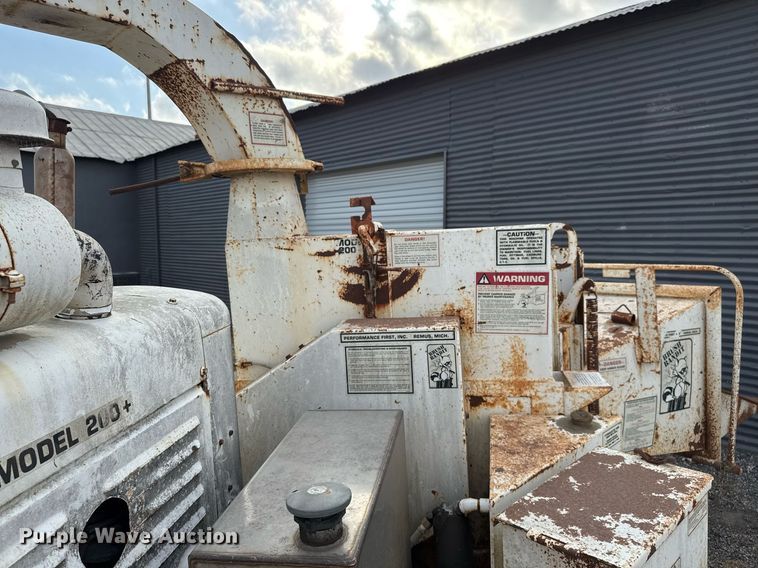 image for item EJ3158 1991 Bandit 200 wood chipper