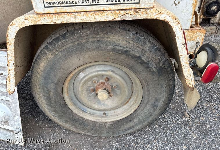 image for item EJ3158 1991 Bandit 200 wood chipper