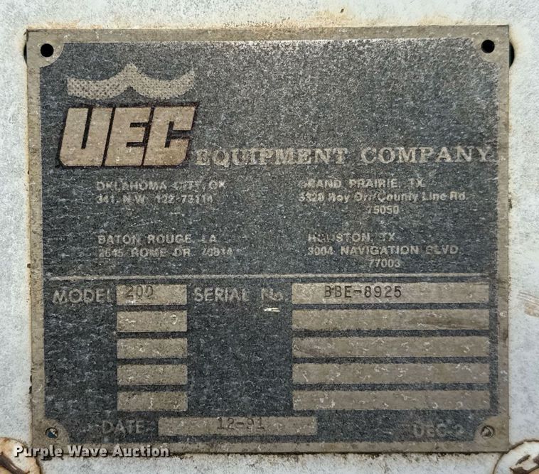 image for item EJ3158 1991 Bandit 200 wood chipper