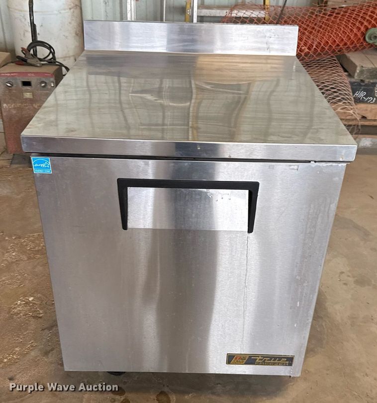image for item EJ3160 True TWT-27F freezer