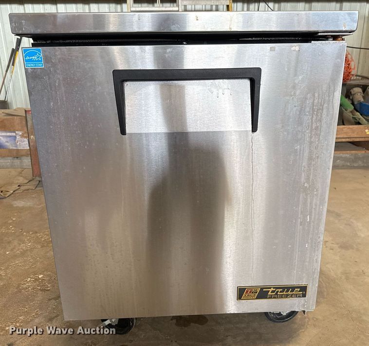 image for item EJ3160 True TWT-27F freezer