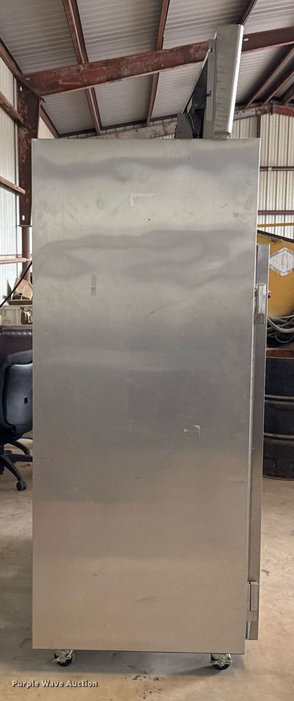 image for item EJ3161 Gem GMR2-S refrigerator 