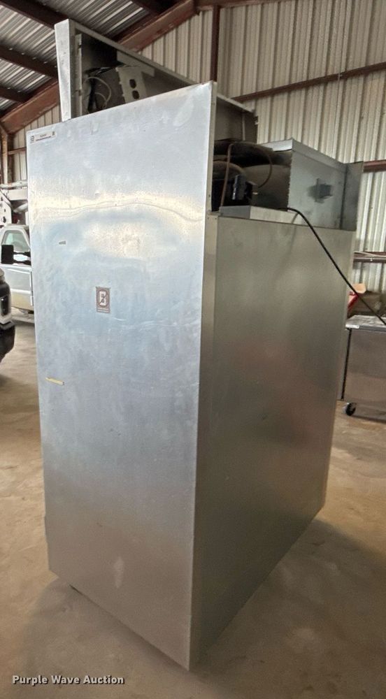 image for item EJ3161 Gem GMR2-S refrigerator 