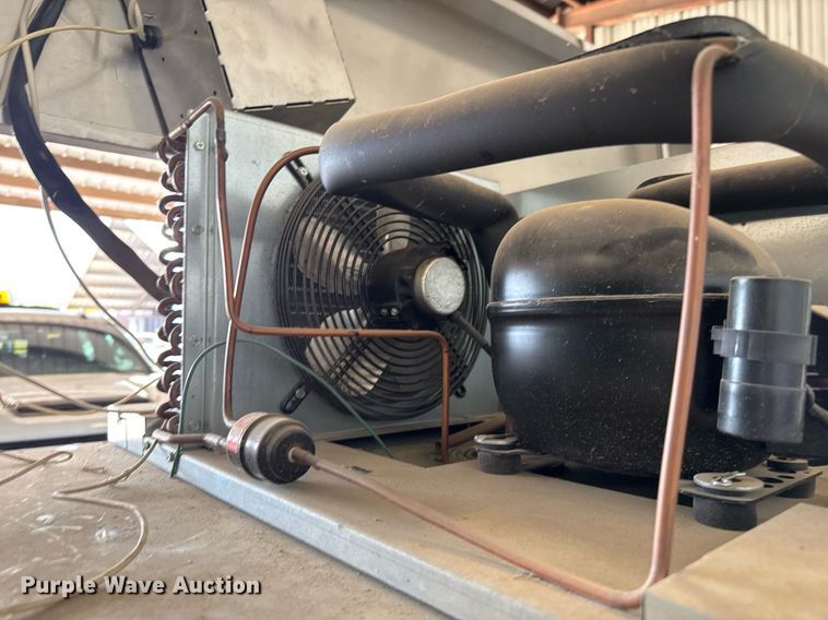 image for item EJ3161 Gem GMR2-S refrigerator 