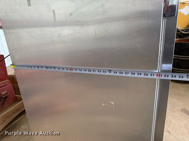 image for item EJ3161 Gem GMR2-S refrigerator 