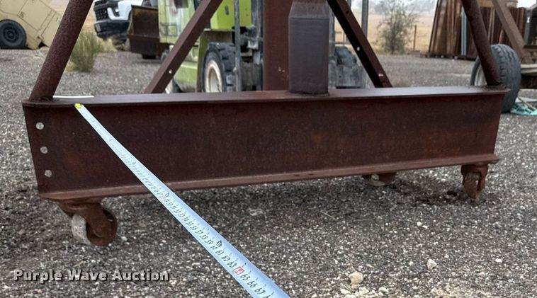 image for item EJ3165 (2) Gantries