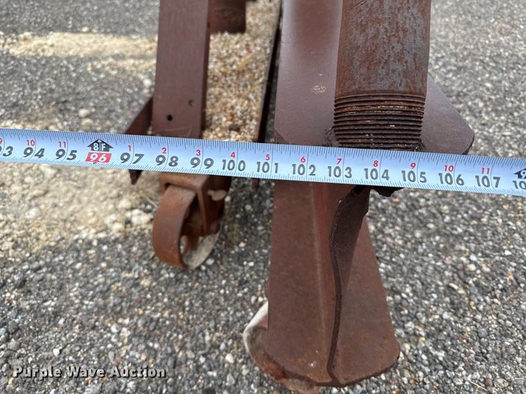 image for item EJ3165 (2) Gantries