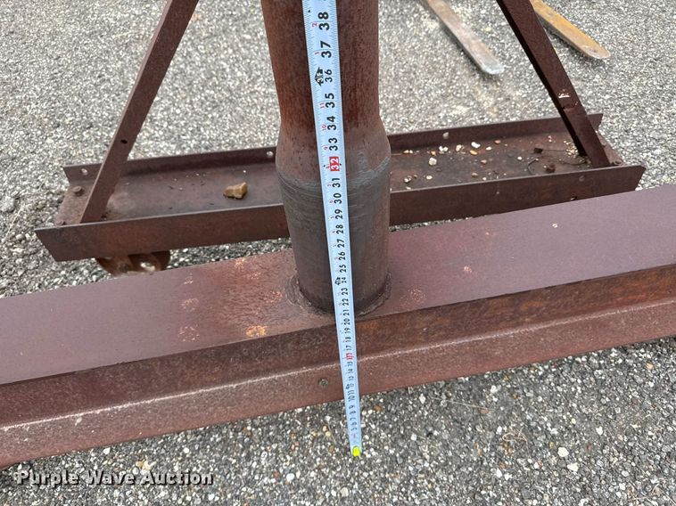 image for item EJ3165 (2) Gantries