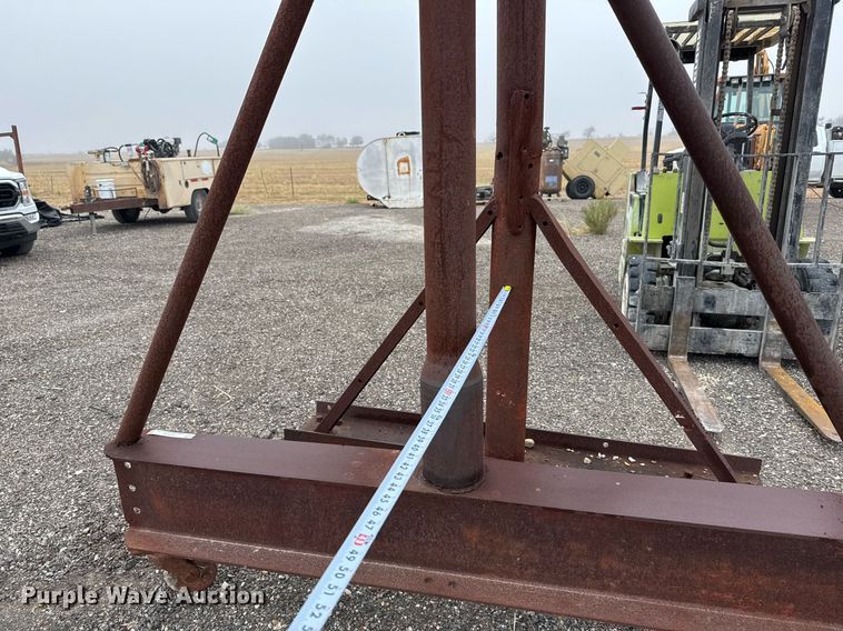 image for item EJ3165 (2) Gantries