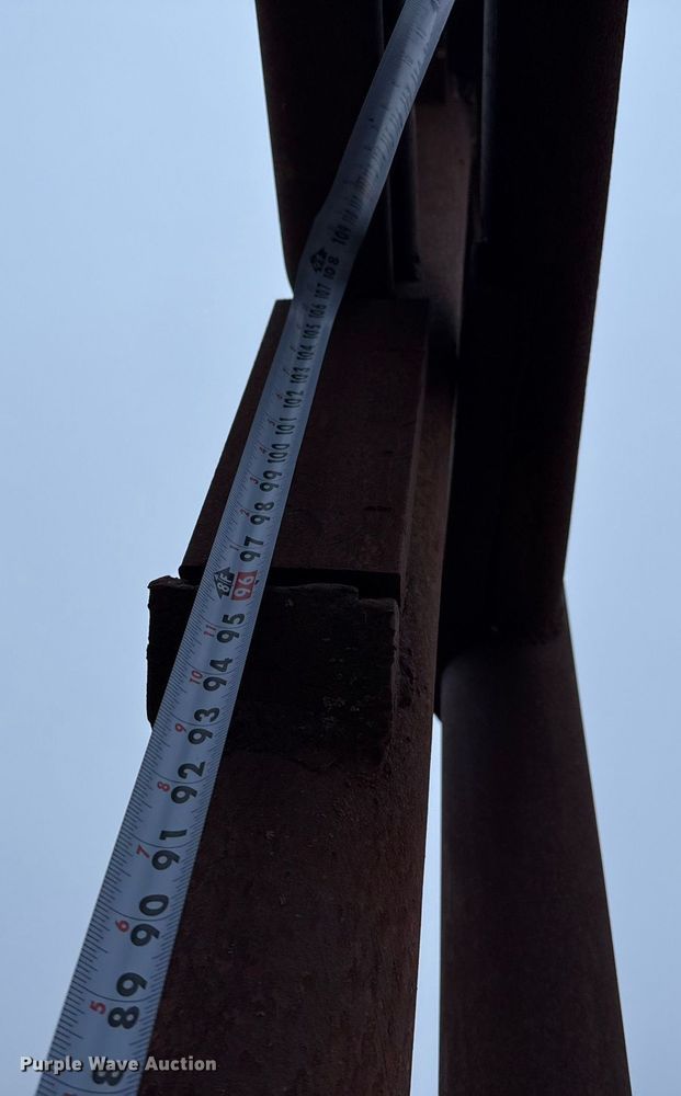 image for item EJ3165 (2) Gantries