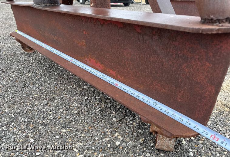 image for item EJ3165 (2) Gantries